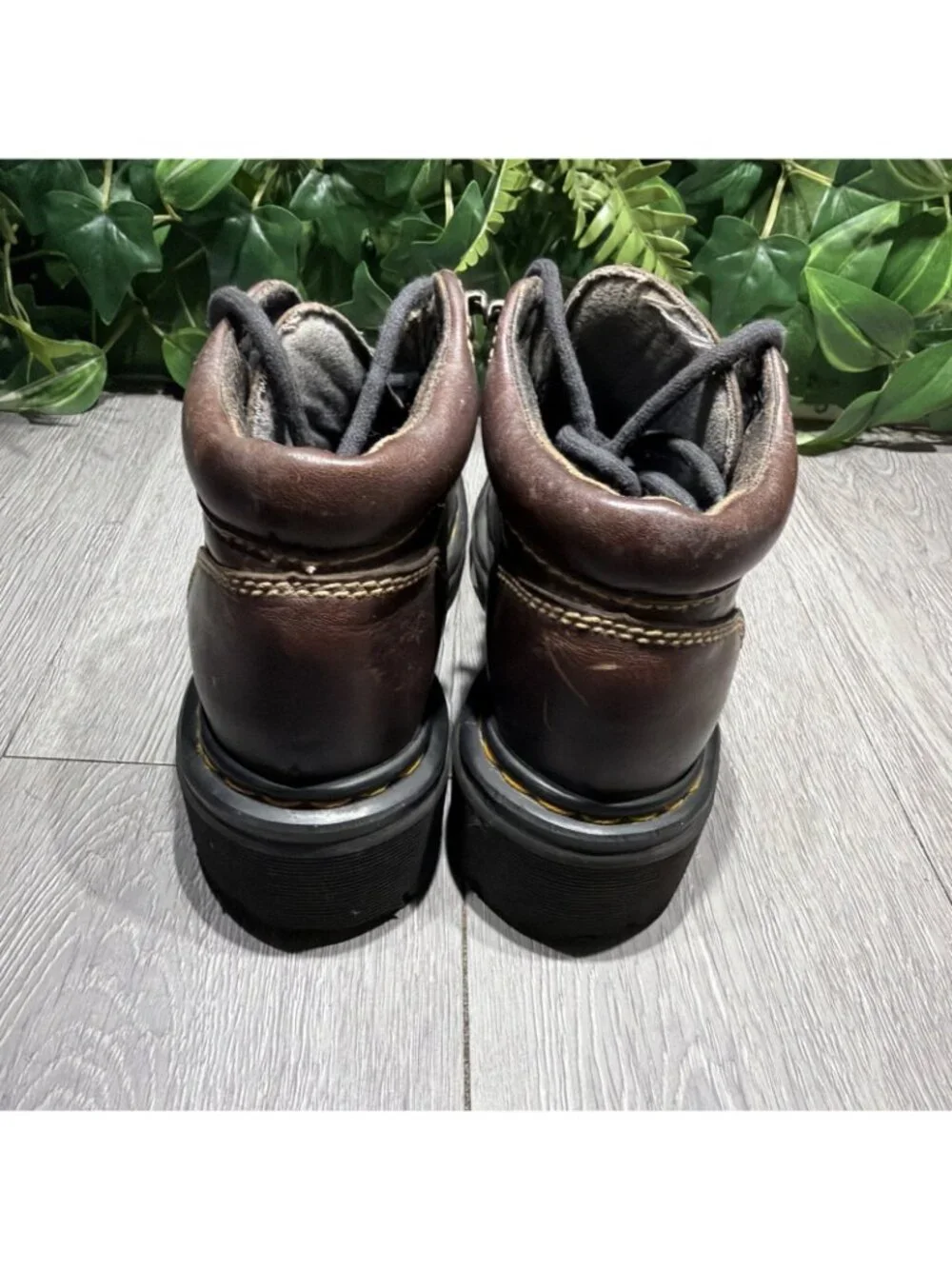 VTG Dr. Martens Brown Leather Ankle Boots 9275 England Sz W 7 Combat Y2K - 90s